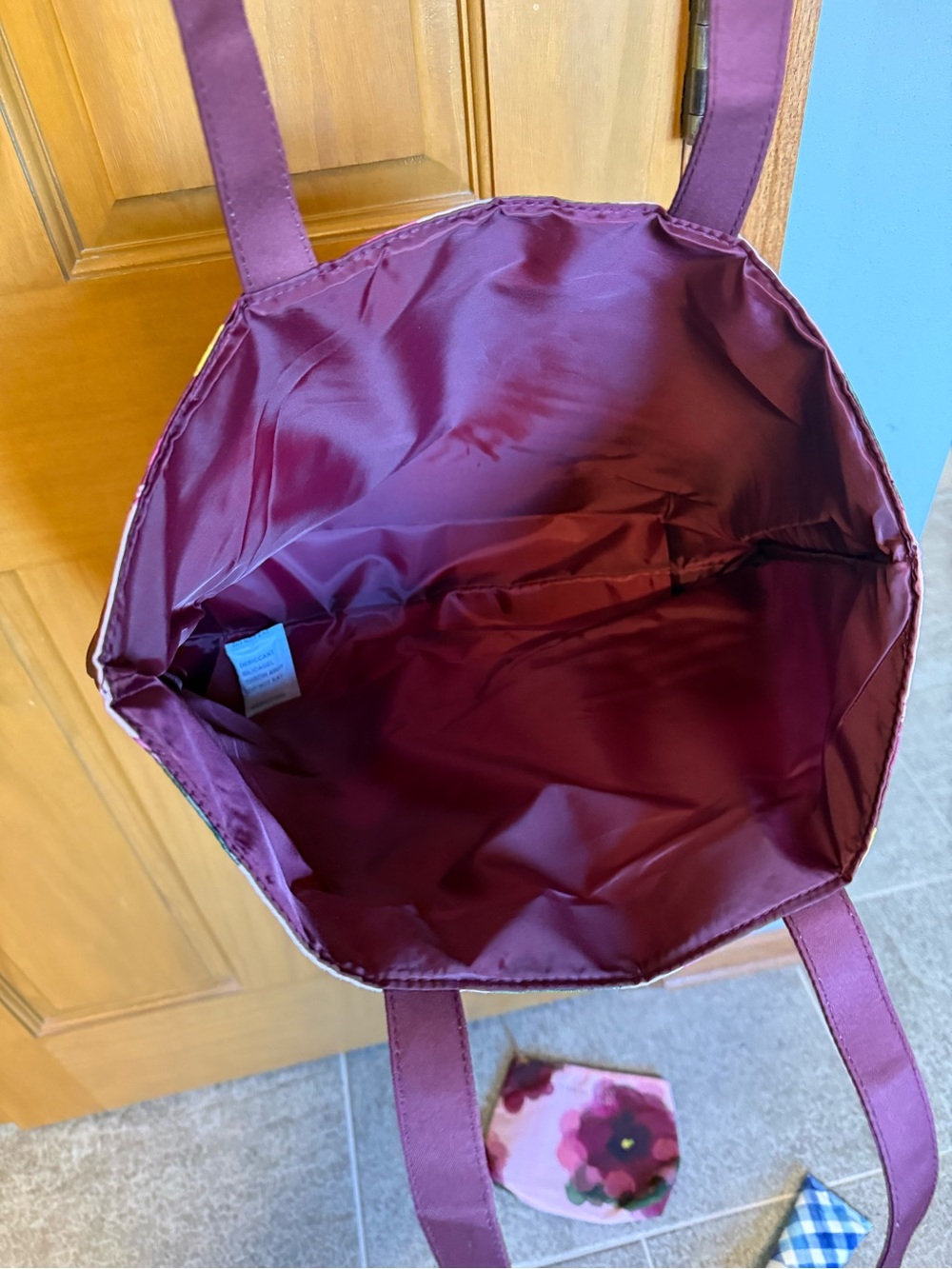 Clinique Pink Floral Tote with Burgundy Handles - Picture 8 of 10